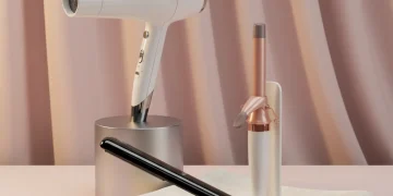 Luxury hair tools with 30% discount offer banner